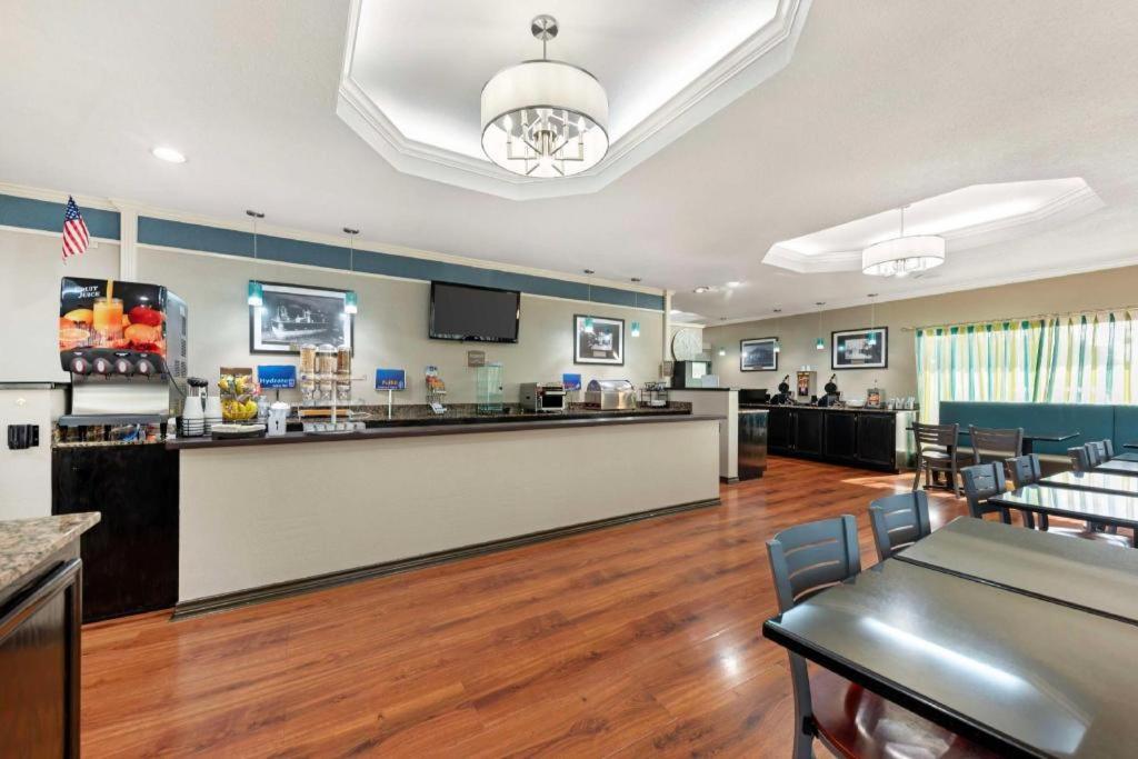 Best Western Post Oak Inn Burnet Bagian luar foto