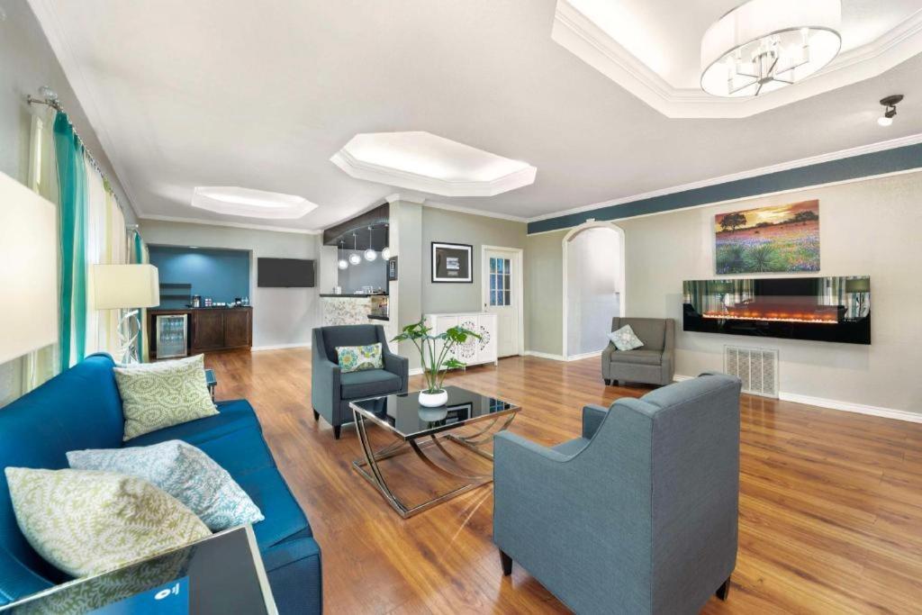 Best Western Post Oak Inn Burnet Bagian luar foto