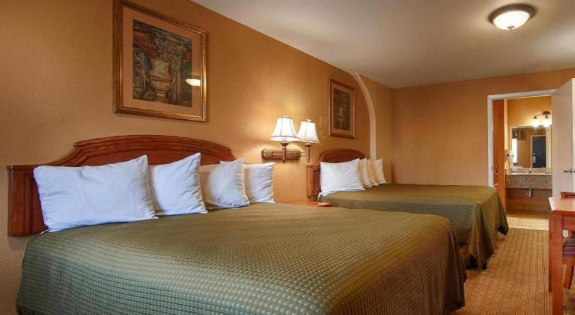 Best Western Post Oak Inn Burnet Bagian luar foto